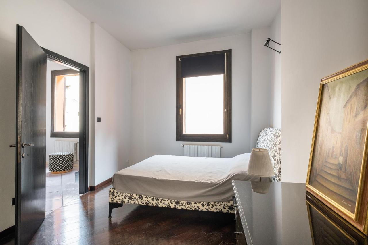 Torre Dell'Orologio Apartment By Wonderful Italy Bolonya Dış mekan fotoğraf